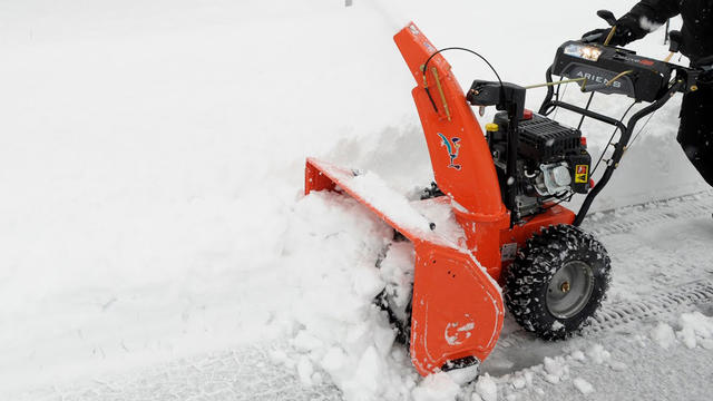 Snow-Blower-Generic.jpg 