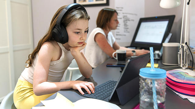 GettyImages-Young-girl-virtual-learning-1220405675.jpg 