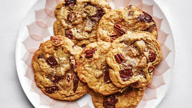 pecan-pumpkin-spice-chocolate-chip-cookies-bon-appetit-660.jpg 