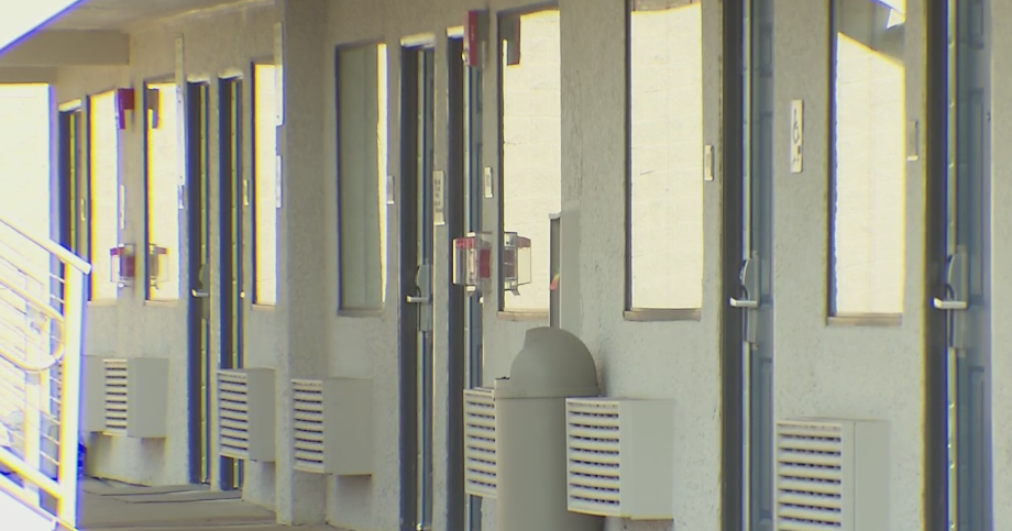 Residents seek shelter from Hurricane Milton in South Florida hotels Residents seek shelter from Hurricane Milton in South Florida hotels