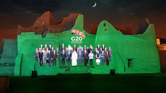 Family Photo composite for annual G20 Leaders' Summit in Diriyah 