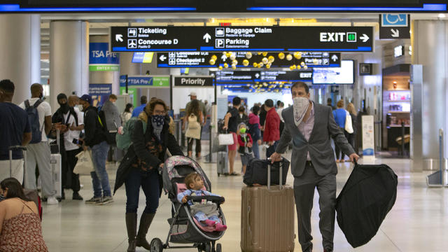 More than 1 million people traveled on planes in US on a single day ahead of Thanksgiving amid coronavirus pandemic 