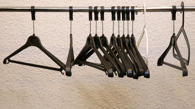 Empty-Hangers.jpg 