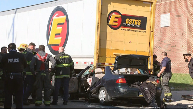 Erie-Ave-Car-into-Tractor-Trailer-GROUND-11.24_frame_3934.png 