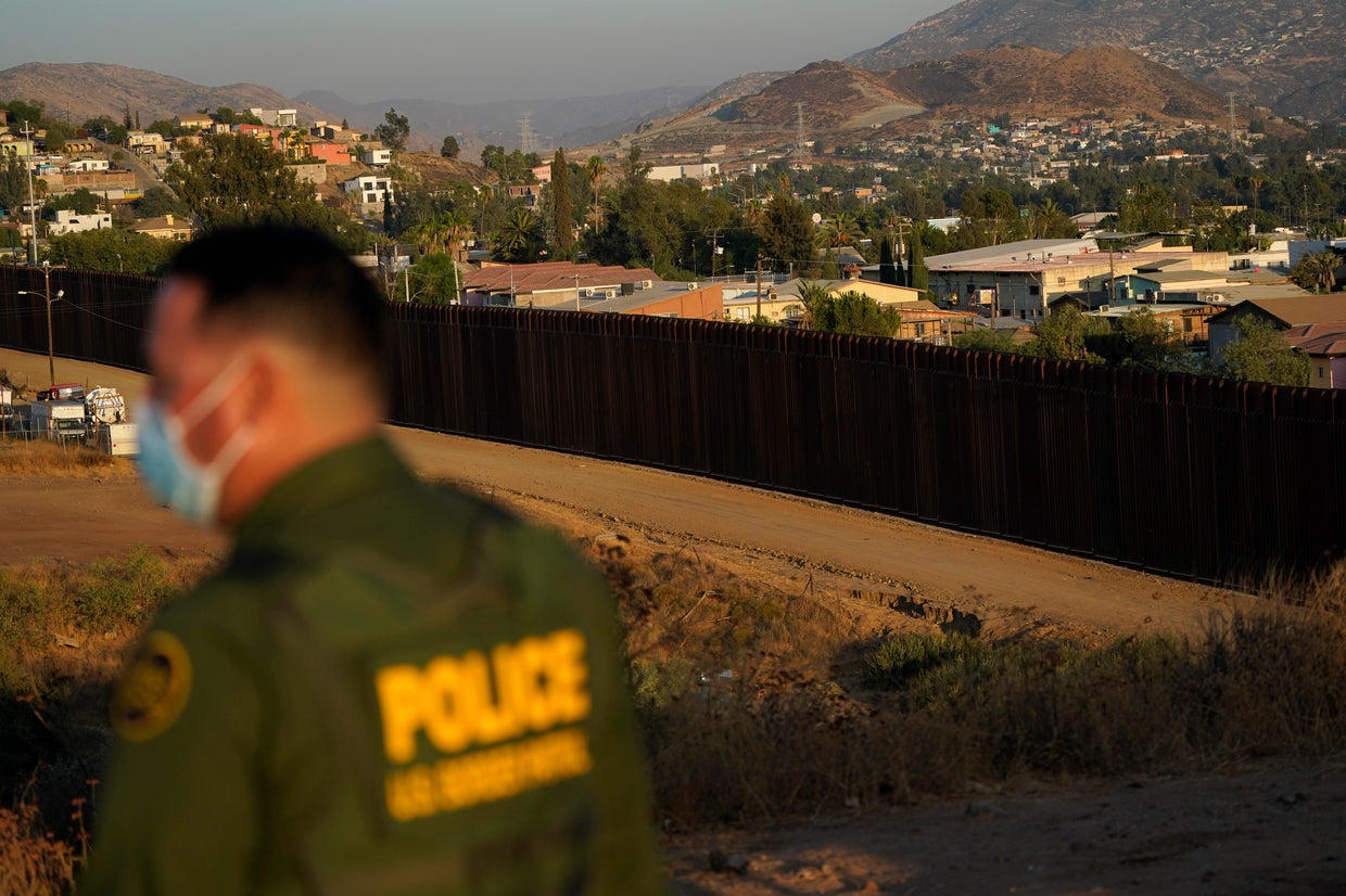 mexican border crossing news