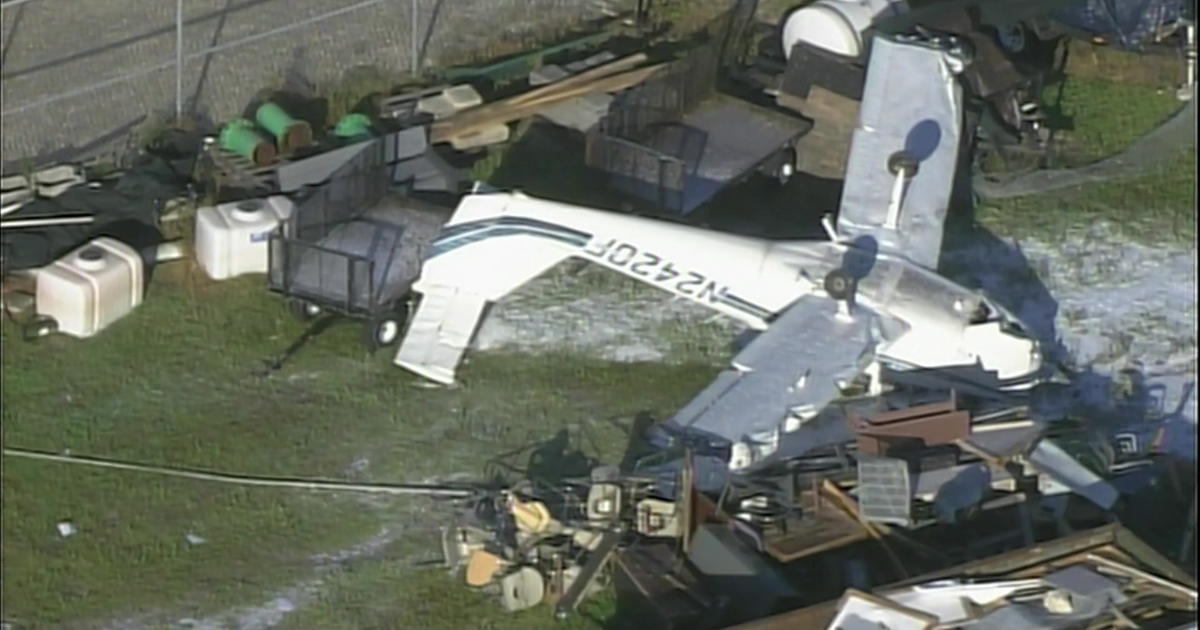 Two People Walk Away From Small Plane Crash In Pembroke Pines - CBS Miami