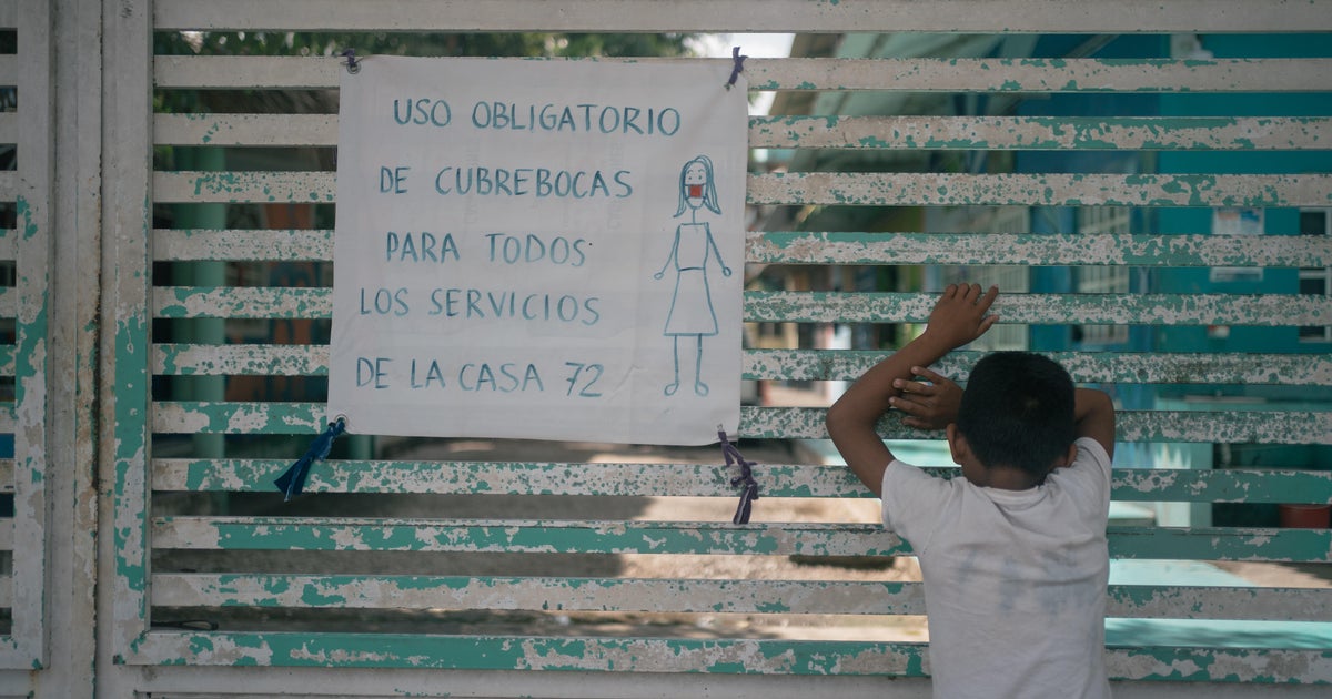 U.S. border officials expelled dozens of migrant children in violation of court order - CBS News