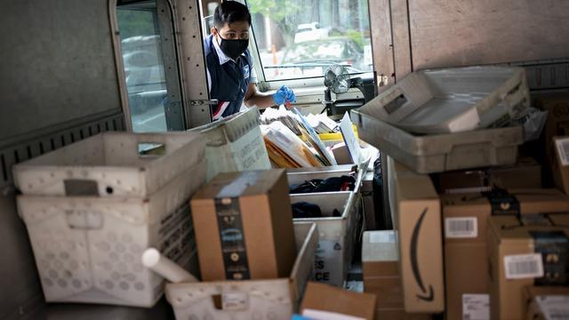 cbsn-fusion-e-commerce-surge-strains-retailers-and-delivery-networks-thumbnail-606381-640x360.jpg 