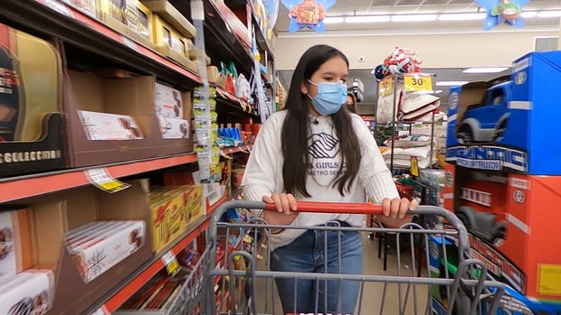 TOY DRIVE SHOPPING 5PKG_frame_371 