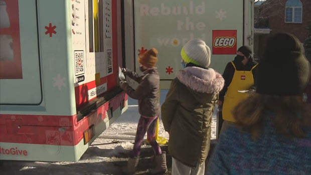 LEGO HOLIDAY TRUCK 5PKG.transfer_frame_483 