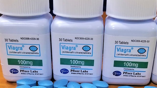 photo-1-counterfeits_crop.jpg 