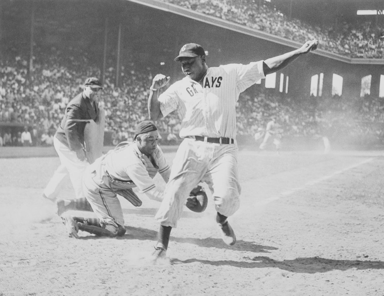 Baseball legend Josh Gibson's great grandson says MLB recognizing Negro