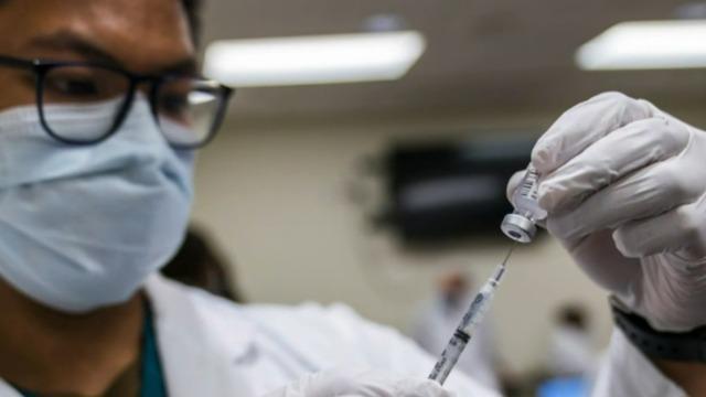 cbsn-fusion-fda-panel-recommends-modernas-covid-19-vaccine-for-emergency-use-authorization-thumbnail-611824-640x360.jpg 