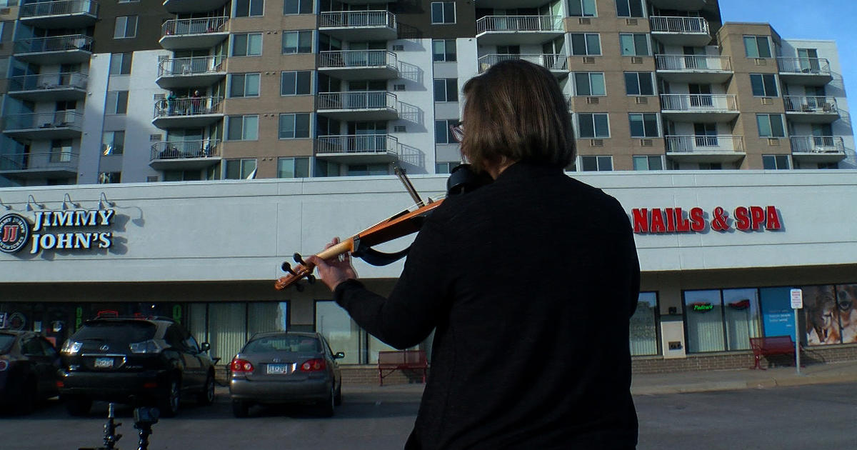 violinist-plays-70-parking-lot-concerts-for-minnesota-seniors-in