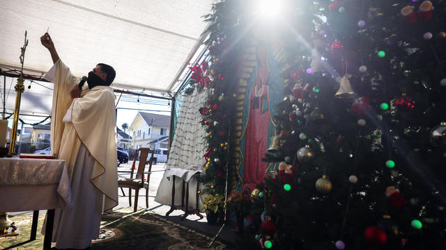 Christmas In Los Angeles Celebrated During Pandemic 