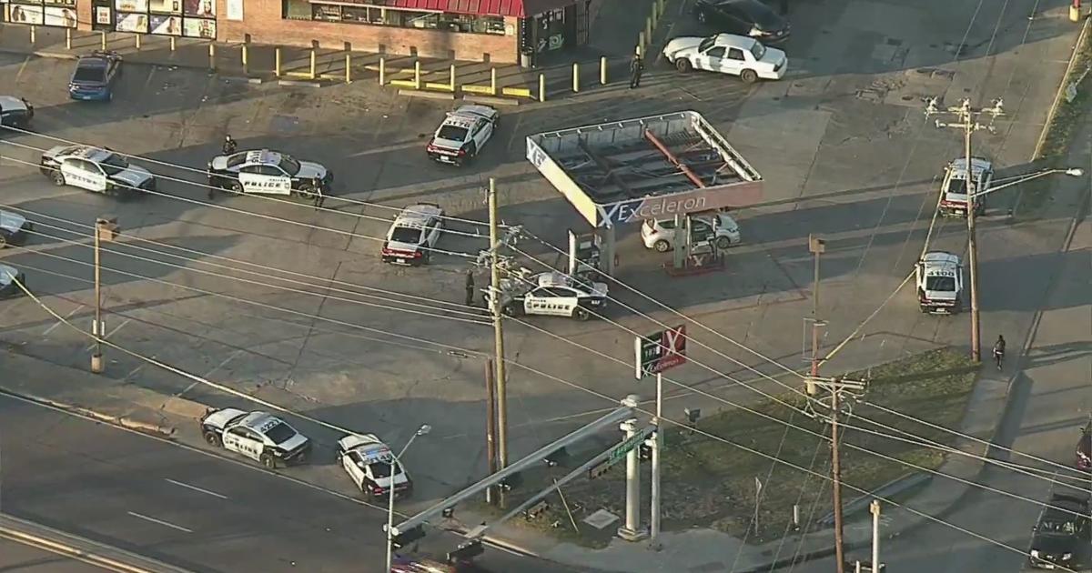 Dallas Police Respond To Shooting At Pleasant Grove Convenience Store ...