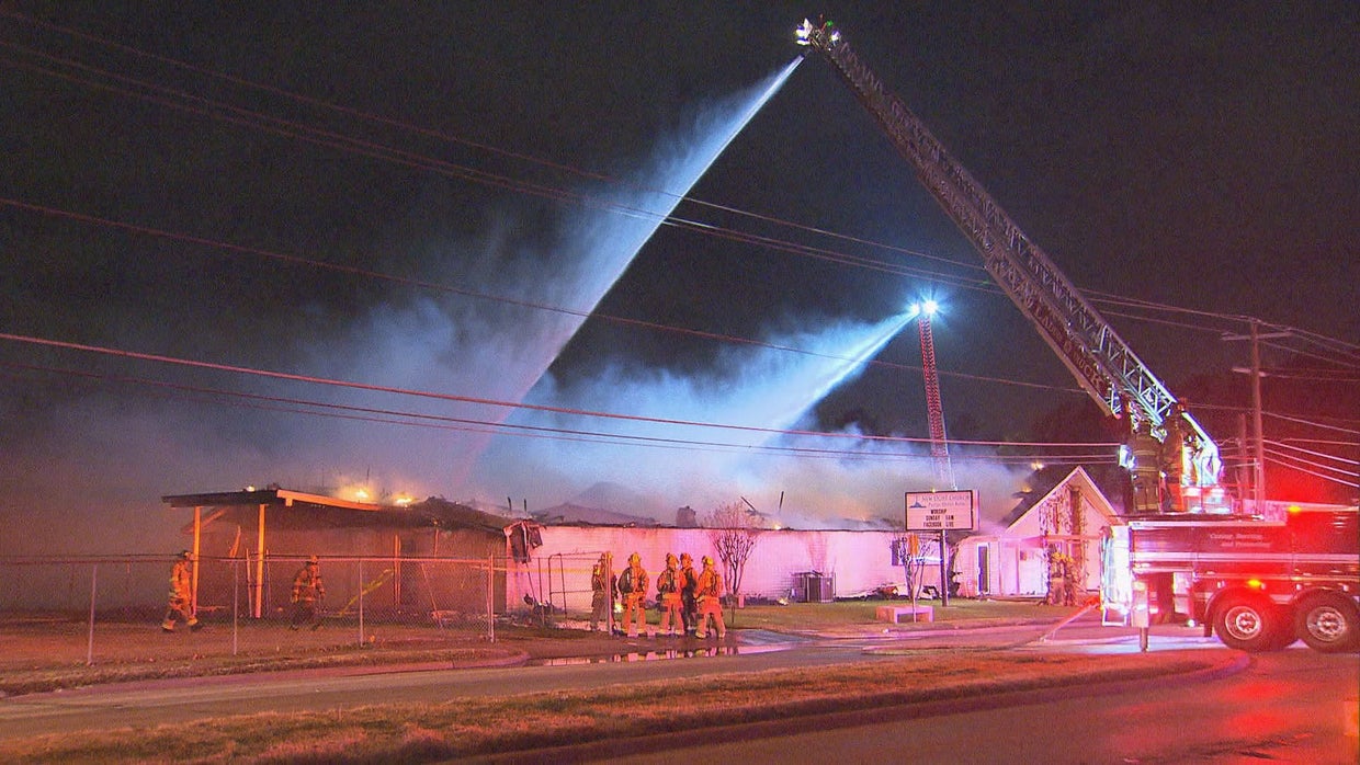 Dozens Of Dallas Fire Rescue Firefighters Battle Flames At New Light ...