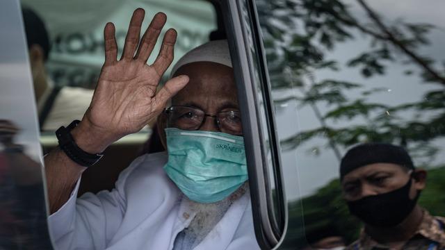 cbsn-fusion-worldview-indonesia-frees-radical-muslim-cleric-australian-city-goes-into-lockdown-after-one-infection-of-variant-2020-tied-with-2016-as-worlds-warmest-year-on-record-thumbnail-622669-640x360.jpg 