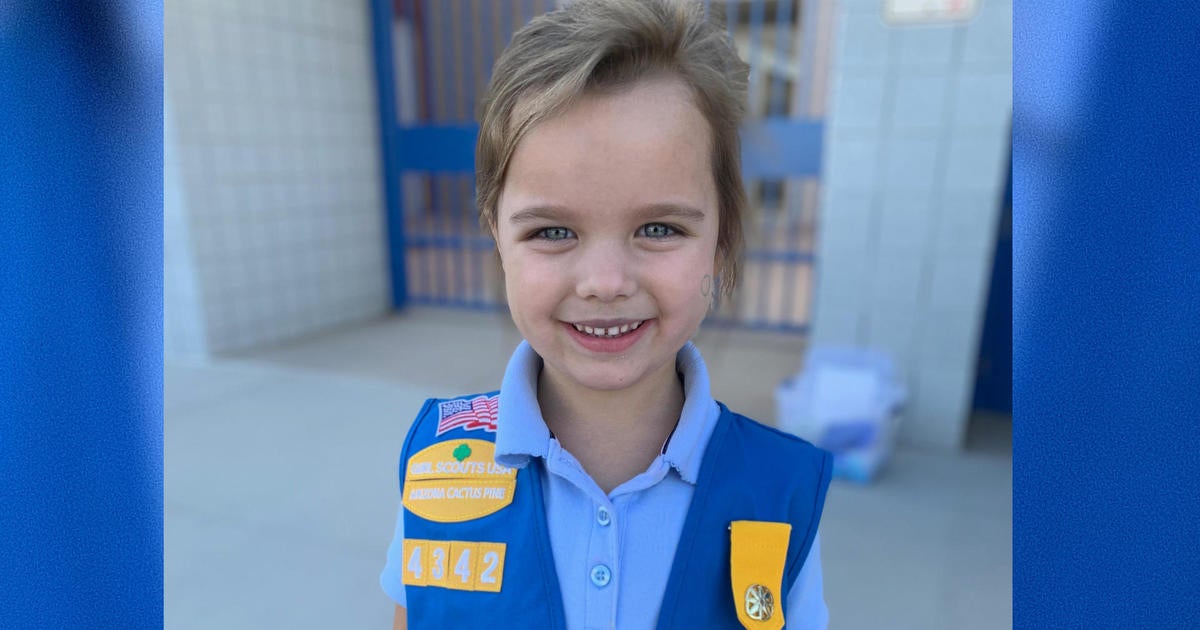 Girl Scout Creates Pandemic Safe Sales Pitch For Cookies Cbs News