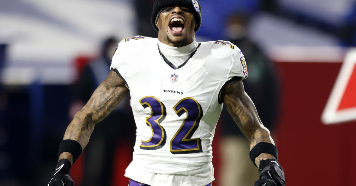 Baltimore Ravens free safety DeShon Elliott (32) wears Breonna Taylor's  name on the back of his helmet before an NFL football game against the  Kansas City Chiefs, Monday, Sept. 28, 2020, in