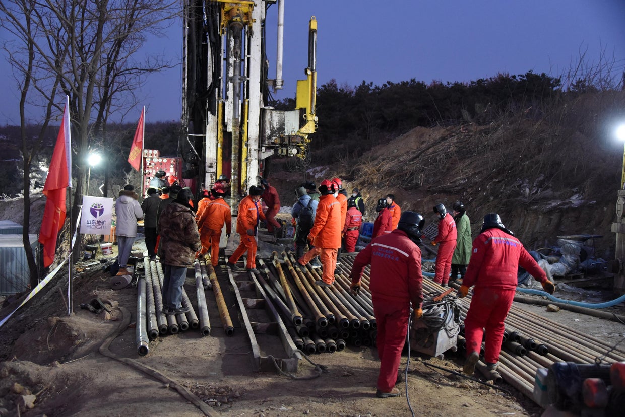 Trapped Chinese miners send up desperate note begging for help - CBS News