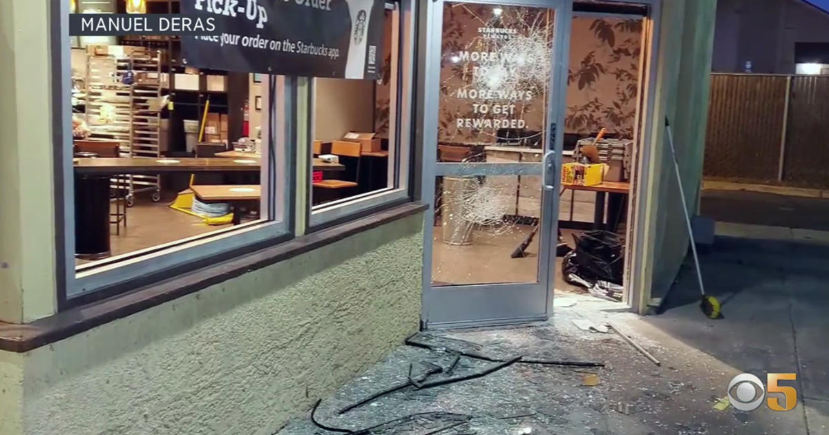 Rock Wielding Man Goes On Window Smashing Rampage In Pittsburg Cbs