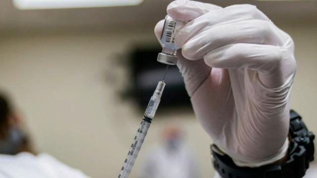 cbsn-fusion-us-works-to-get-more-covid-19-vaccine-doses-amid-concerns-over-new-variant-thumbnail-632132-640x360.jpg 