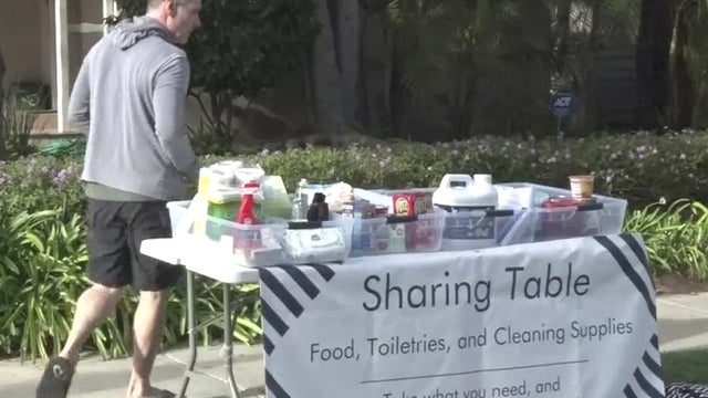sharing-table.jpg 