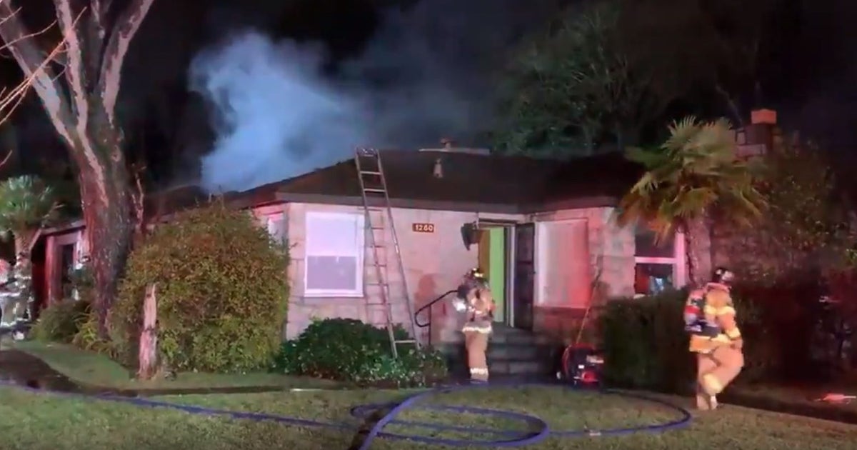 Sacramento Home Heavily Damaged By Fire Good Day Sacramento