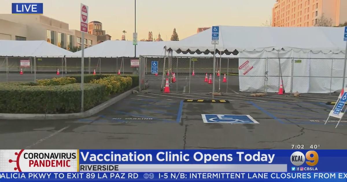 Riverside Opens First Mass COVID-19 Vaccination Clinic - CBS Los Angeles