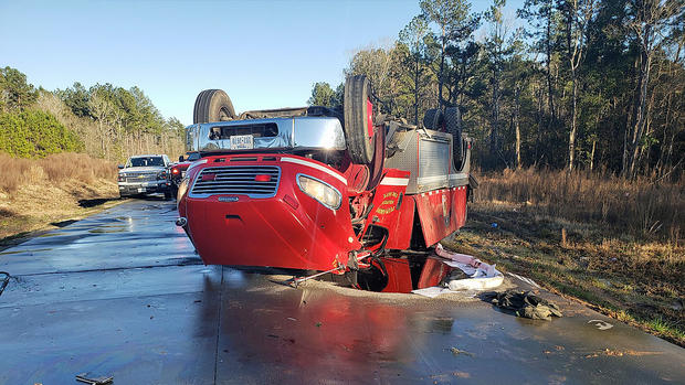 fire-truck-rollover 