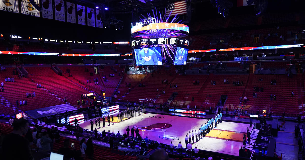 NBA says all teams must play national anthem after Dallas