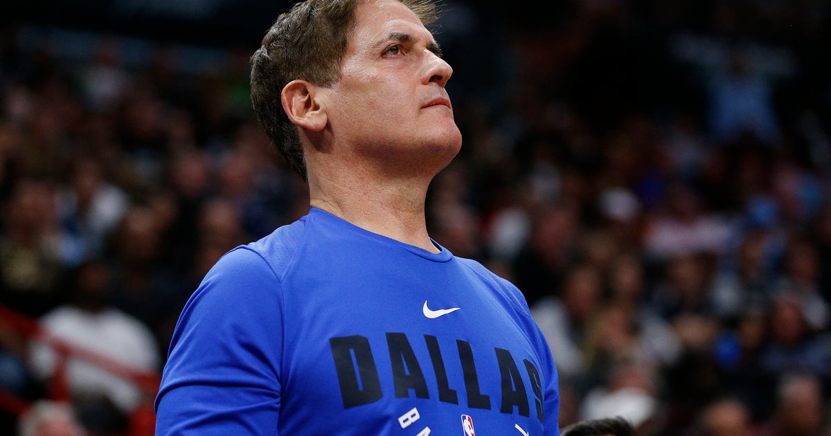 Dallas Mavericks Owner Mark Cuban Stops Having National Anthem Played(01)