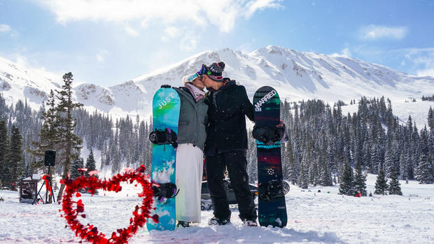 Loveland-Ski-Areas-30th-Annual-Mountaintop-Matrimony-7.jpg 