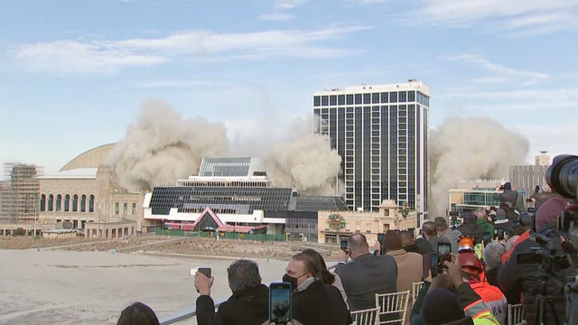 Petrillo-Noon-VO-SOT-Trump-Plaza-Implosion-021721_frame_1730.png 