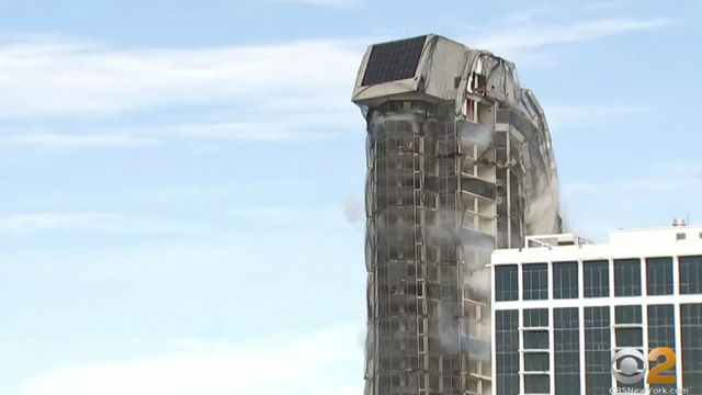 Trump-plaza-implosion.png 