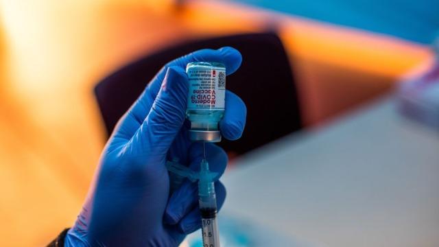 cbsn-fusion-coronavirus-vaccine-distribution-delay-winter-storms-thumbnail-648408-640x360.jpg 