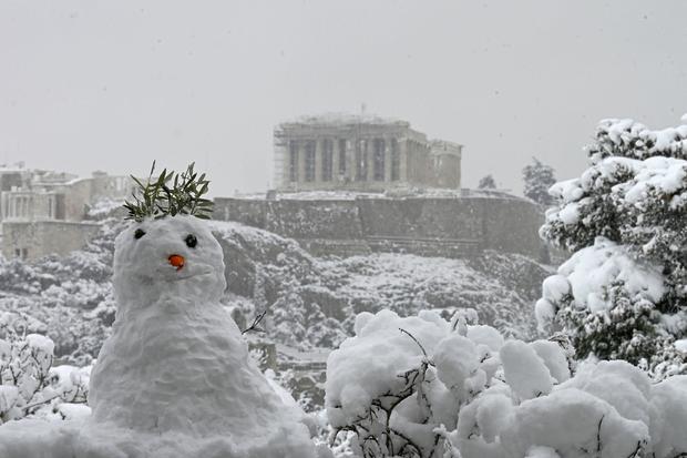 Snowman in Athens 