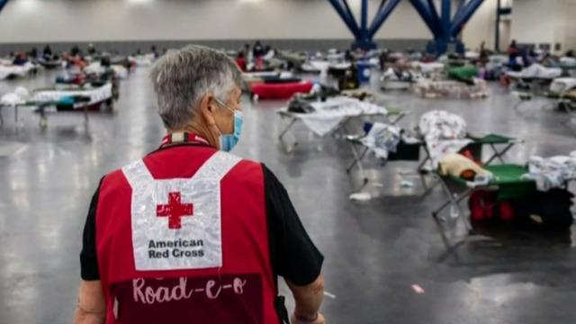cbsn-fusion-red-cross-aid-texas-power-outages-drinking-water-thumbnail-649871-640x360.jpg 