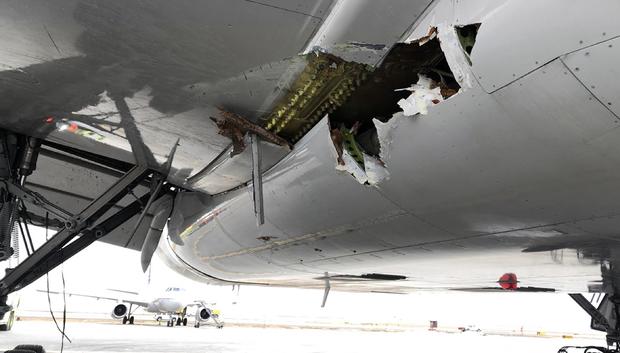 united flight 328 plane-damage 