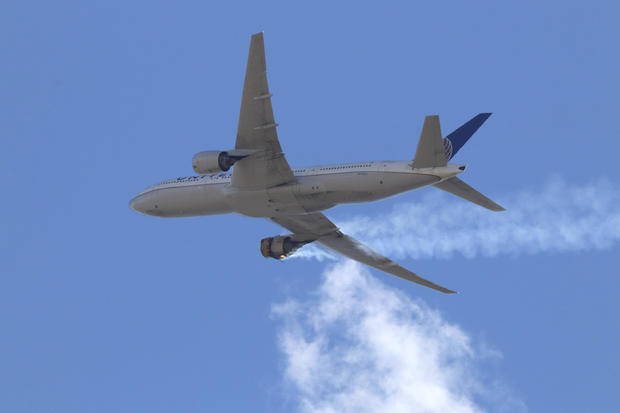United Airlines — engine explosion, emergency landing 