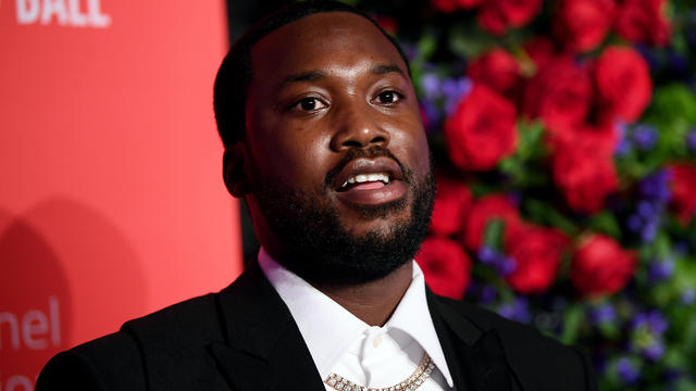 The internet hits back at Meek Mill's 'chopper and Kobe' rap line