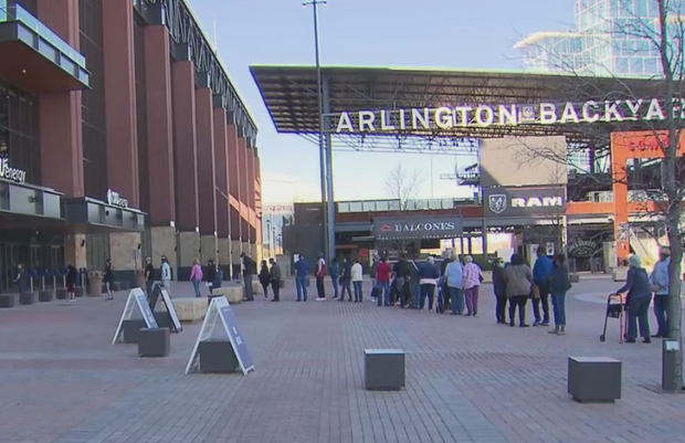COVID-19 vaccinations at Globe Life Field