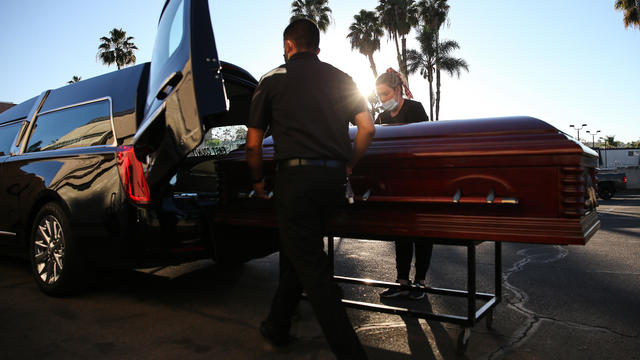 Southern California Funeral Home Works Through Worsening COVID-19 Surge 
