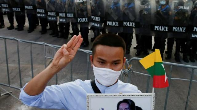 cbsn-fusion-myanmar-protest-several-dead-ryan-heath-analysis-2021-02-28-thumbnail-655711-640x360.jpg 