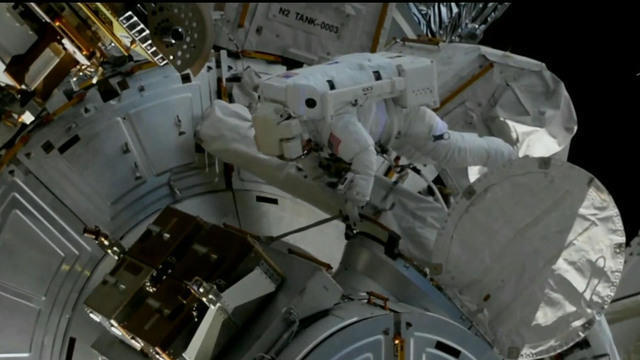 0228-en-spacewalk-655628-640x360.jpg 