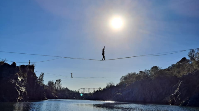 slackline-curt-hough.png 