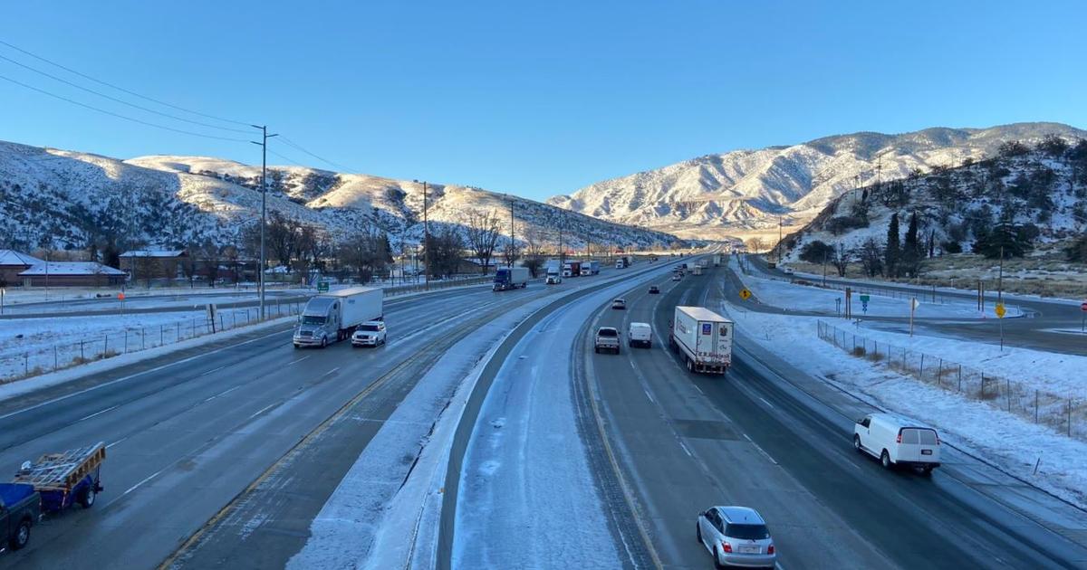 Snow Shuts Down 5 Freeway Through Grapevine As Brief Winter