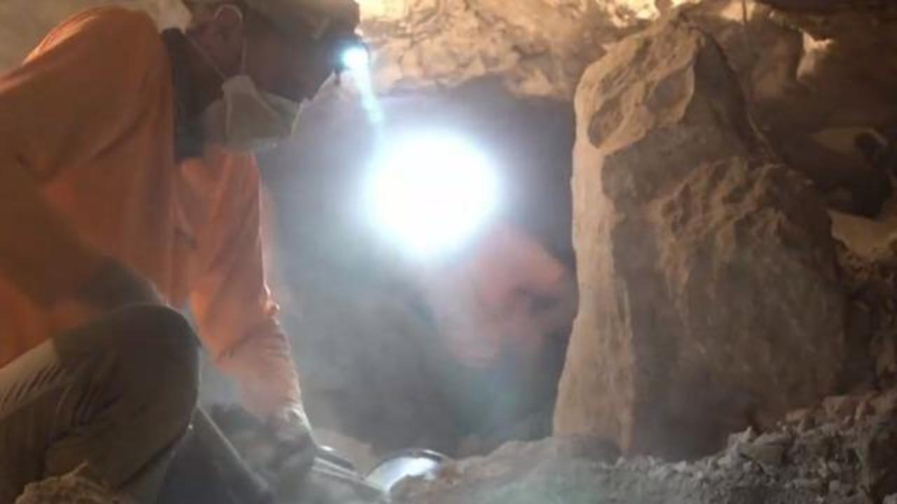 Archaeologists Unearth Four 1,900-Year-Old Roman Swords in Israeli