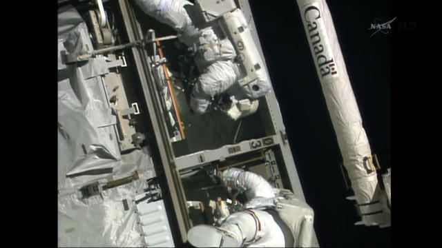 np-042314-spacewalk-640x360.jpg 